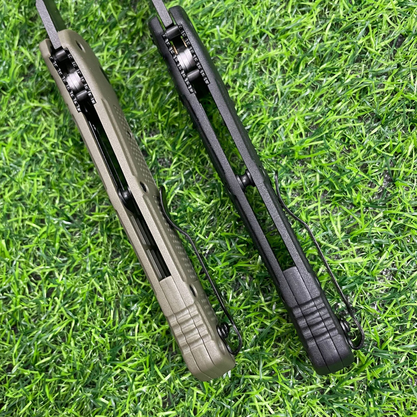 Outdoor Self Defense Automatic Jump Knife, 9070 Pocket Folding Knife, D2 Steel Blade Non-Slip Fiberglass Handle, EDC Multi-Functional Sharp Tactical Knife for Outdoor, Tactical, Survival and EDC